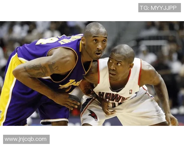 克劳福德与科比的巅峰对决：篮球场上的传奇较量与荣耀时刻